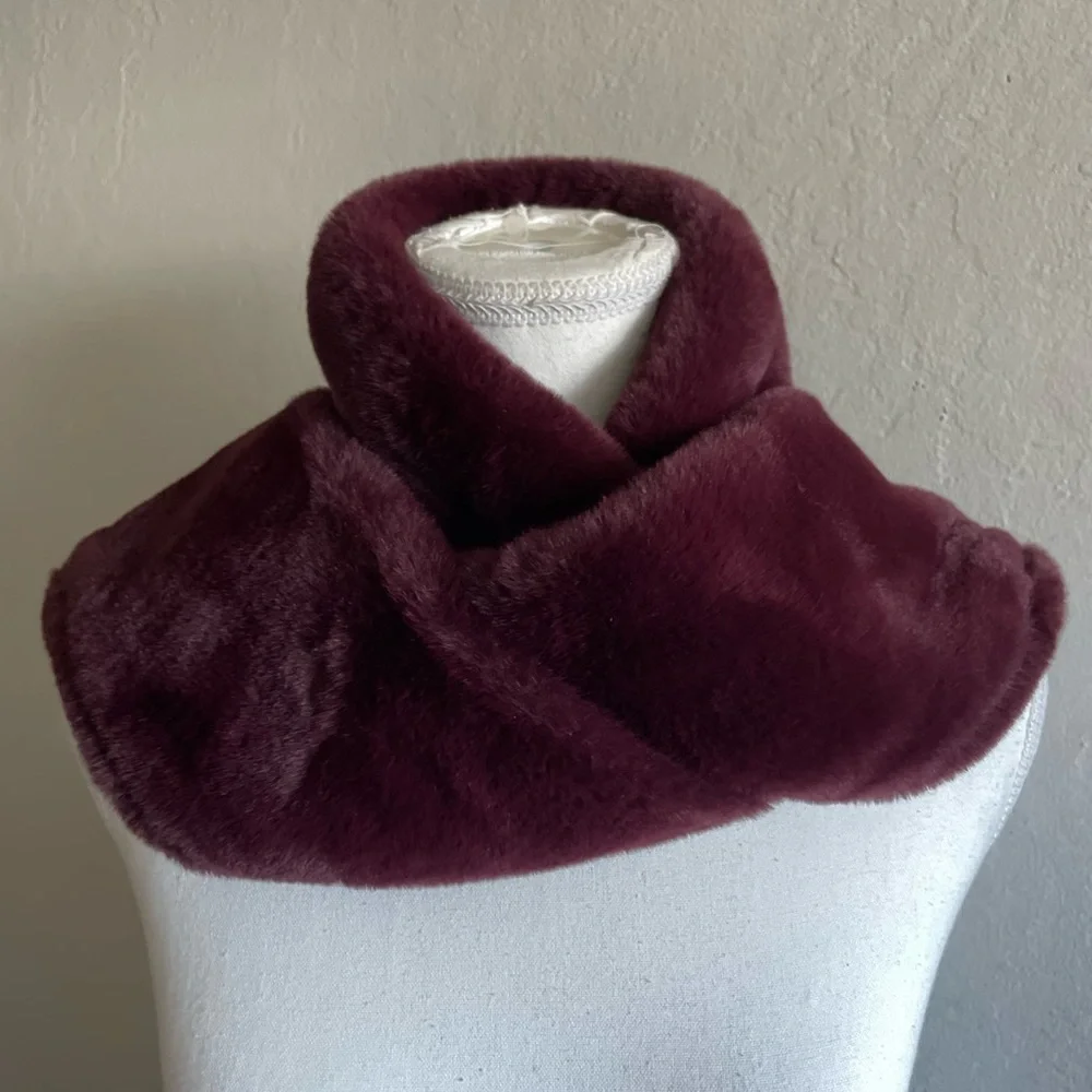 Plush Faux Fur Scarf Wrap in Deep Wine - Women's Fashion Accessory